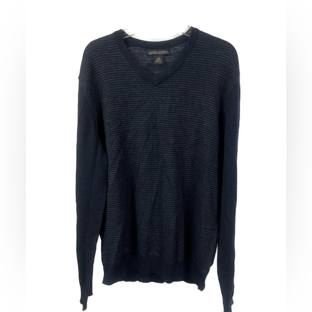 Banana Republic Men's 100% Merino Wool Navy Knot Pattern V-Neck Sweater- Size M